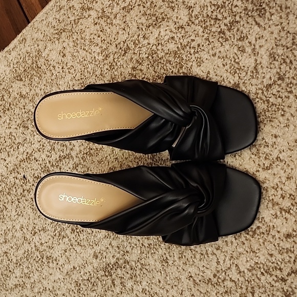 Twisted high Heeled Sandals - Picture 4 of 13